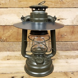 野良シェード「くろがね」黒皮鉄1.6mm　フュアハンド276・DIETZ78用（写真のランタンは付属しません）