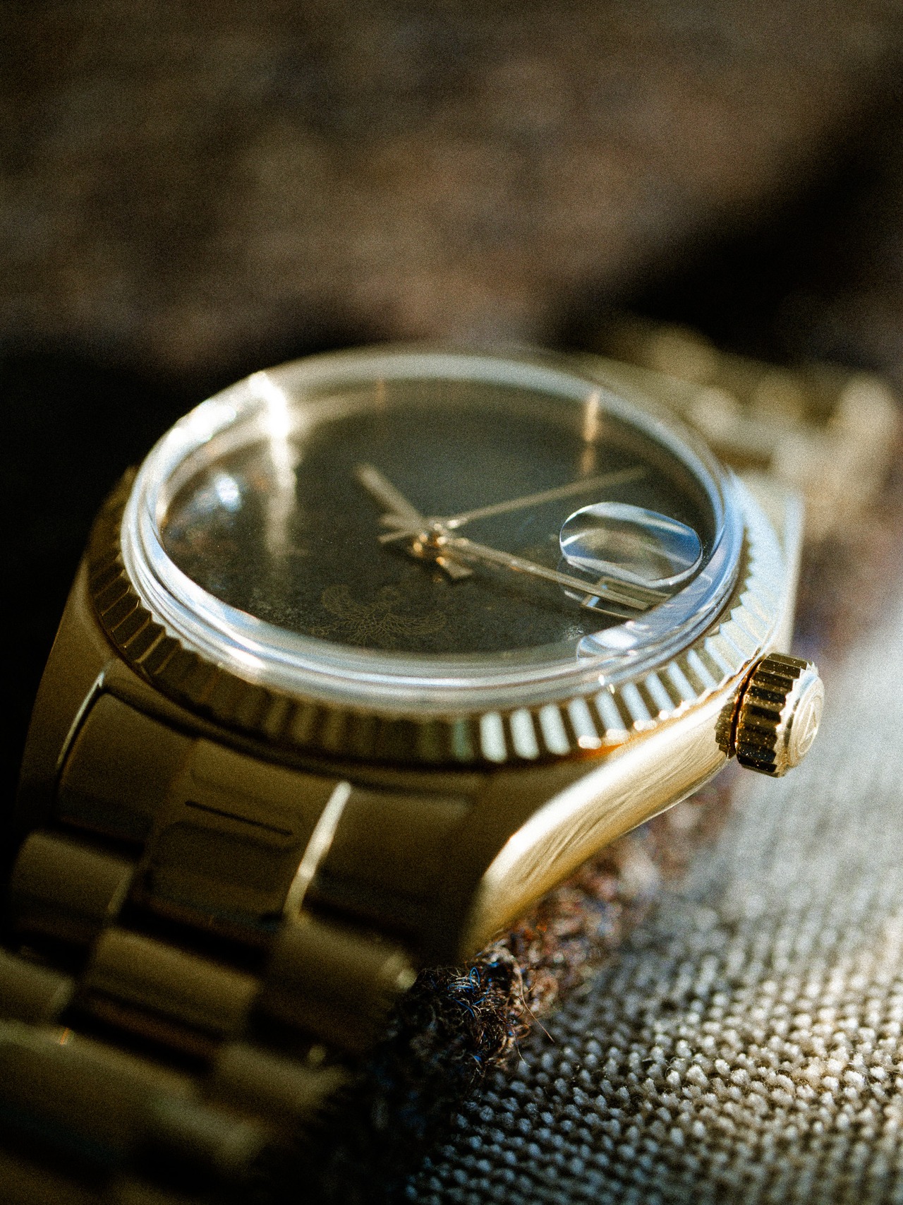 WMT WATCHES Cabochon – Golden silk stone / Falcon / Gold Plating Edition