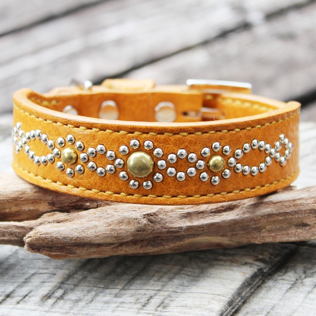 幅広首輪　ソフトレザー　30㎜幅最小18㎜幅台形　小柄で首が長めの犬種に向いています