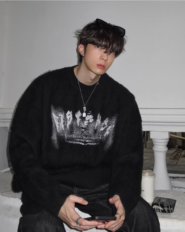 Destructive round neck sweater 0006