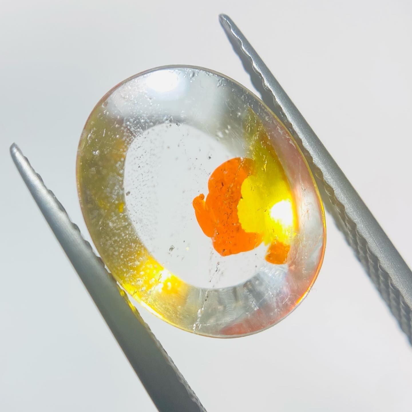 水面に浮かぶ秋 ライモナイトインクオーツ