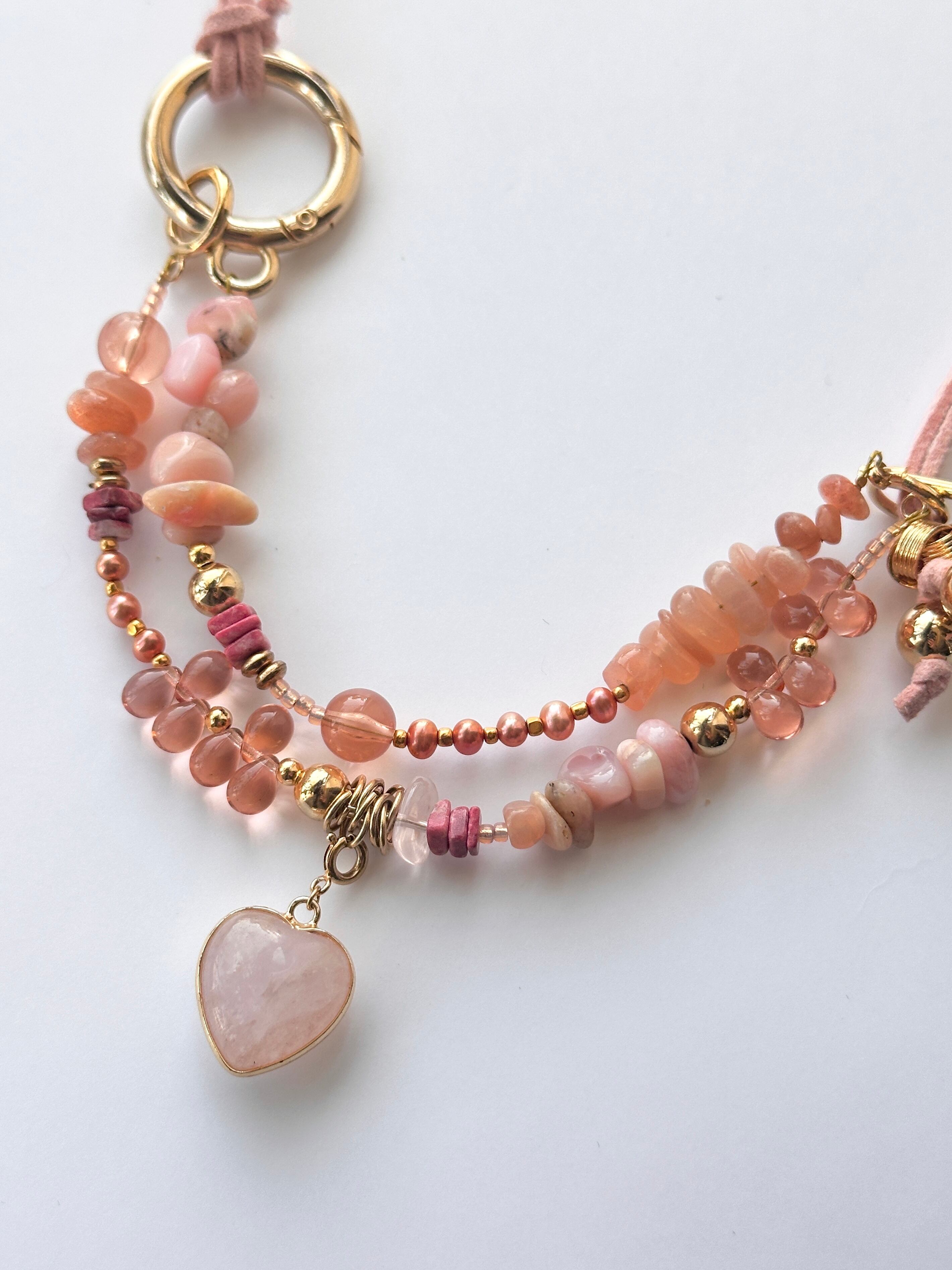 maison howl ハンドメイド ネックレス　チョーカー　キキララ ピンク Rose quartz heart charm leather choker. | maison HOWL
