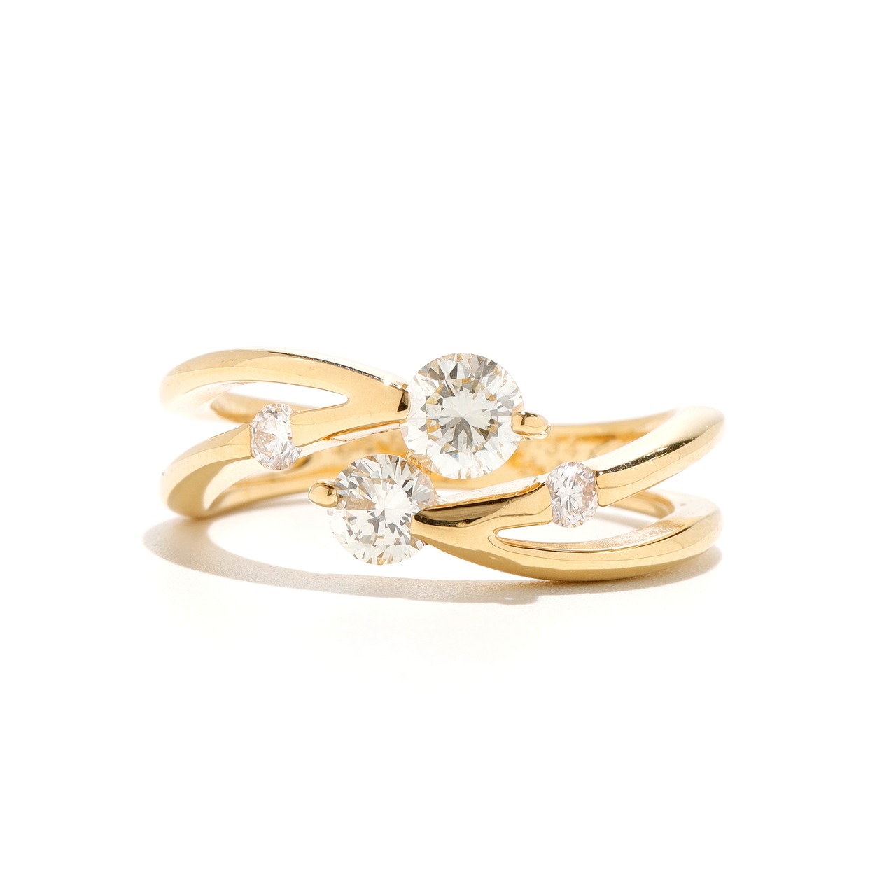 ダイヤモンド デザインリング K18 / 0.340ct / 0.230ct