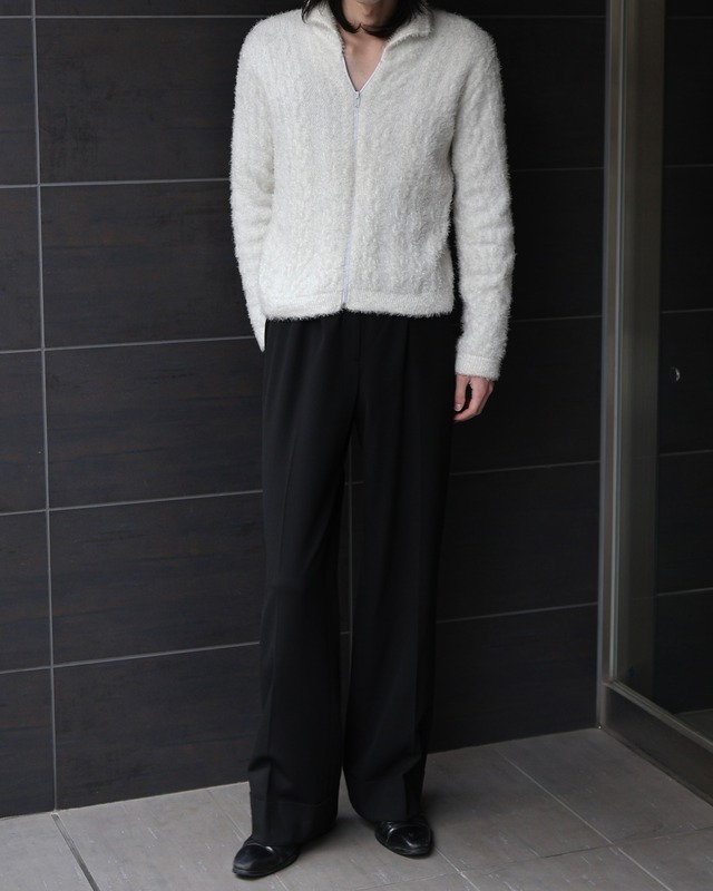 short length shaggy zip knit