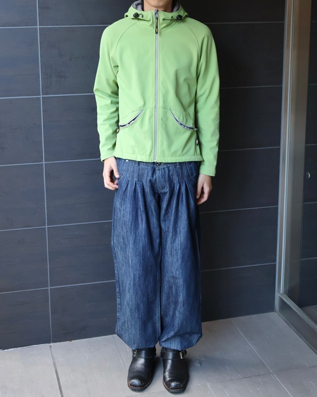 Cropped length 3 tuck denim pants