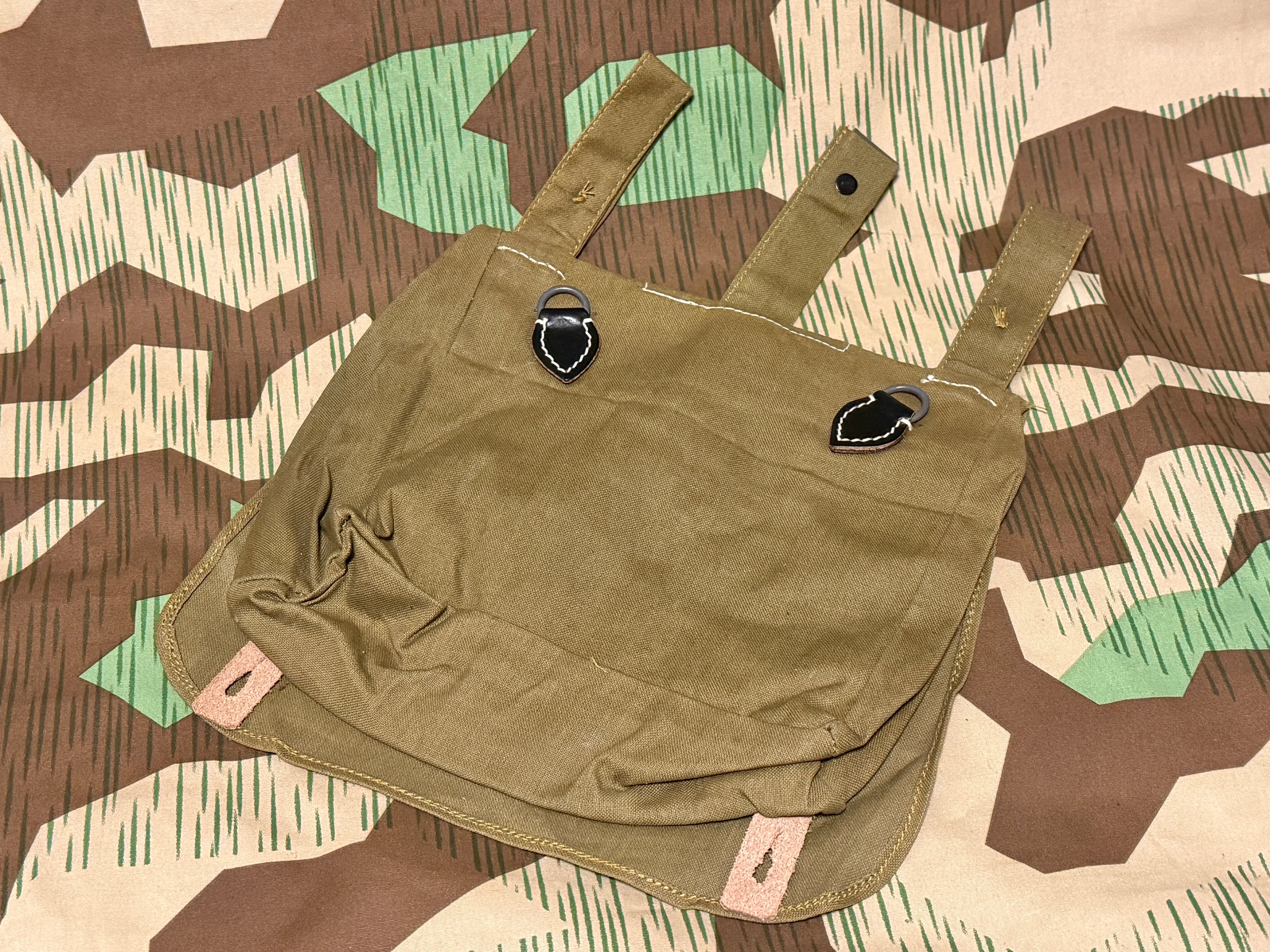 WWII ドイツ軍 M31雑嚢（後期型・ブラックレザー） | アイヘンバウム