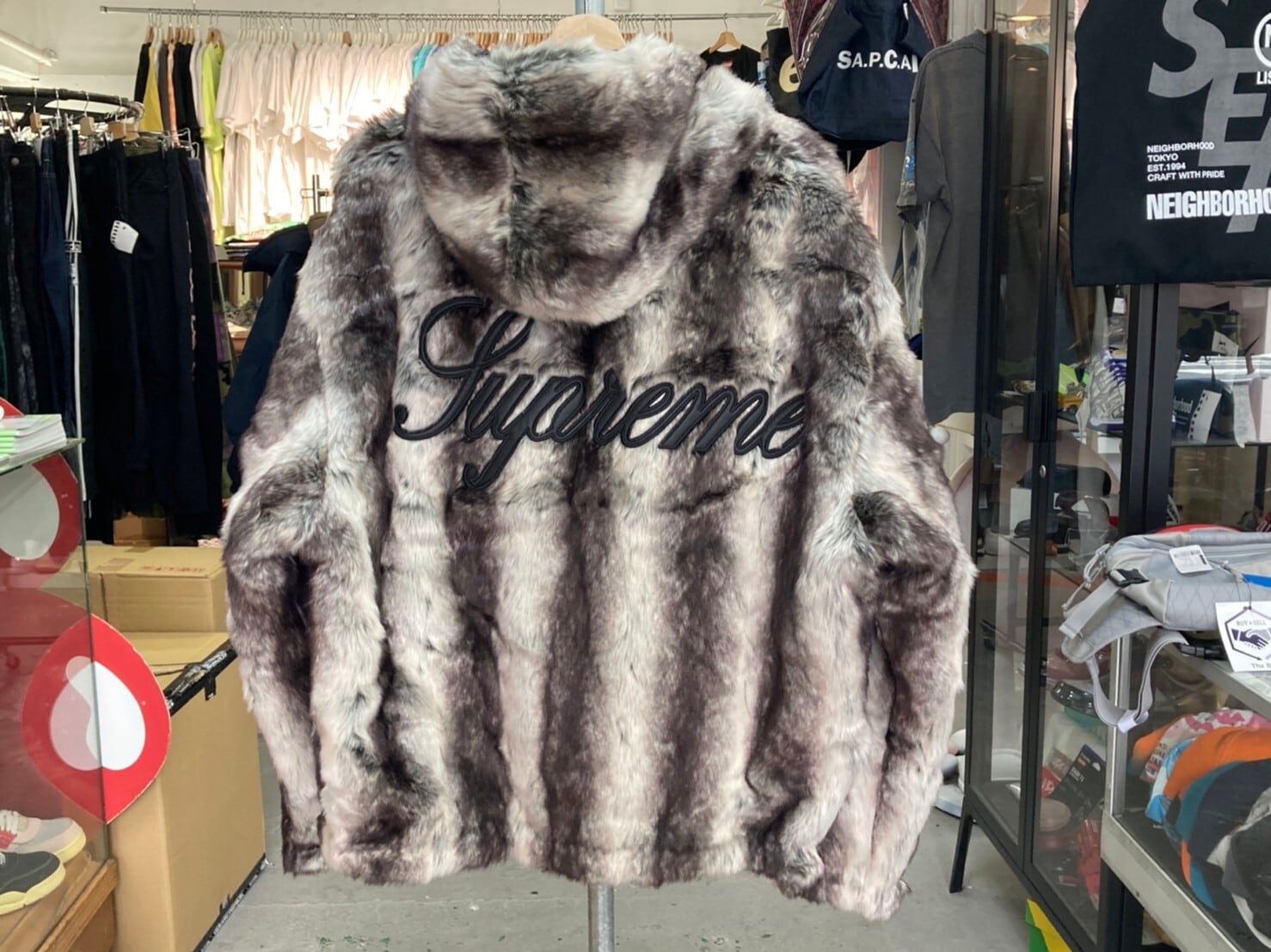 SUPREME FAUX FUR REVERSIBLE HOODED