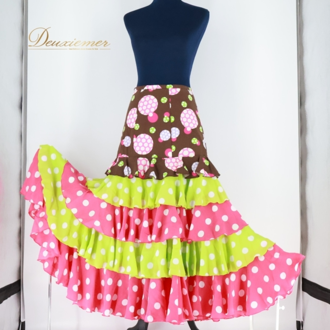 フラメンコ 衣装 ソニアジョーンズ SONIA JOHNES ファルダ スカート 水玉 ドット 茶色 ピンク 黄緑 かわいい ポップ ボランテ フリル ブラウン系 ピンク系 グリーン系 フラメンコスカート ドット柄 ファルダスカート フリルスカート カラフル キュート おしゃれ ダンス衣装 パーティ コスチューム サイズM