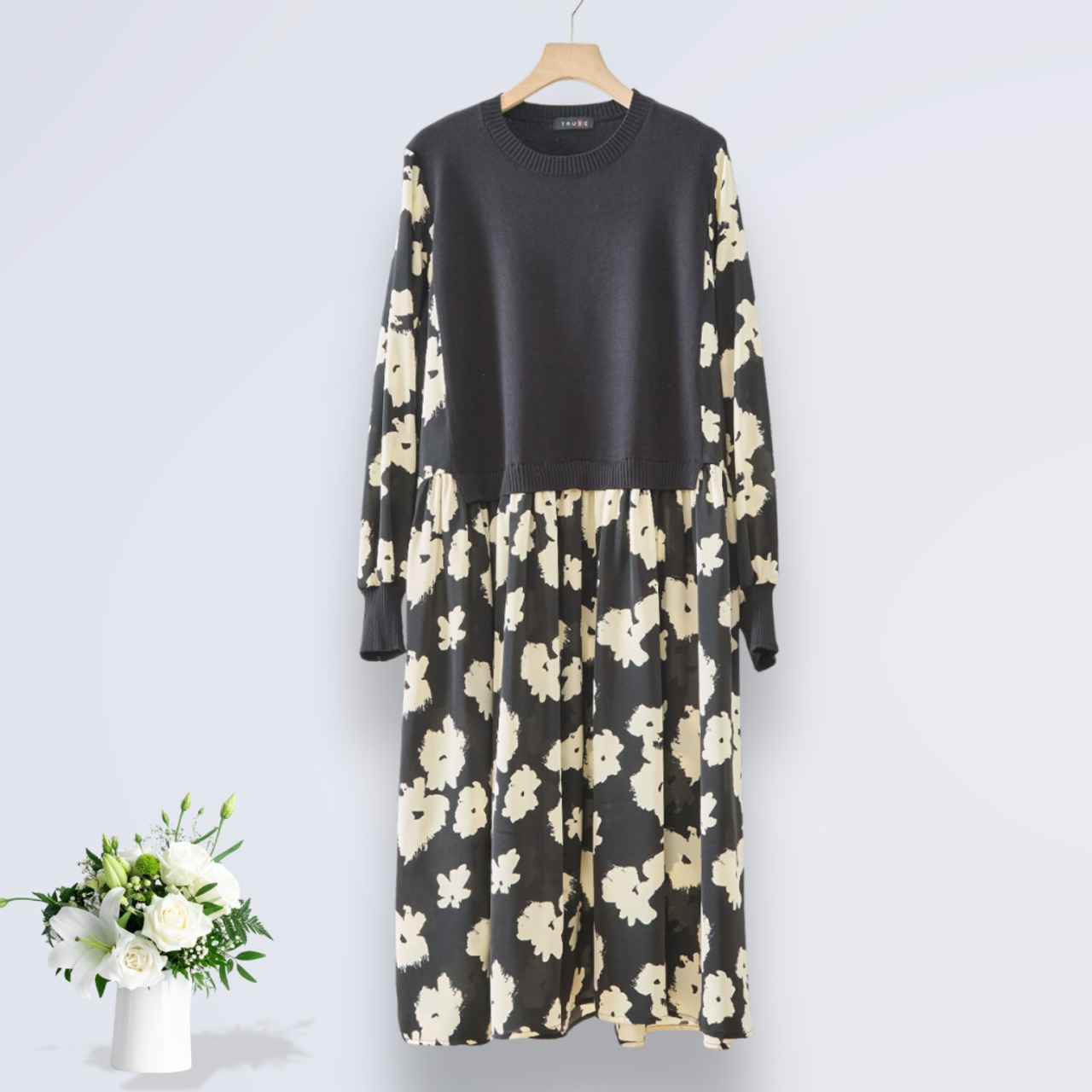 TRUBE ニットドッキングフラワープリントワンピース【M~L】ブラック
