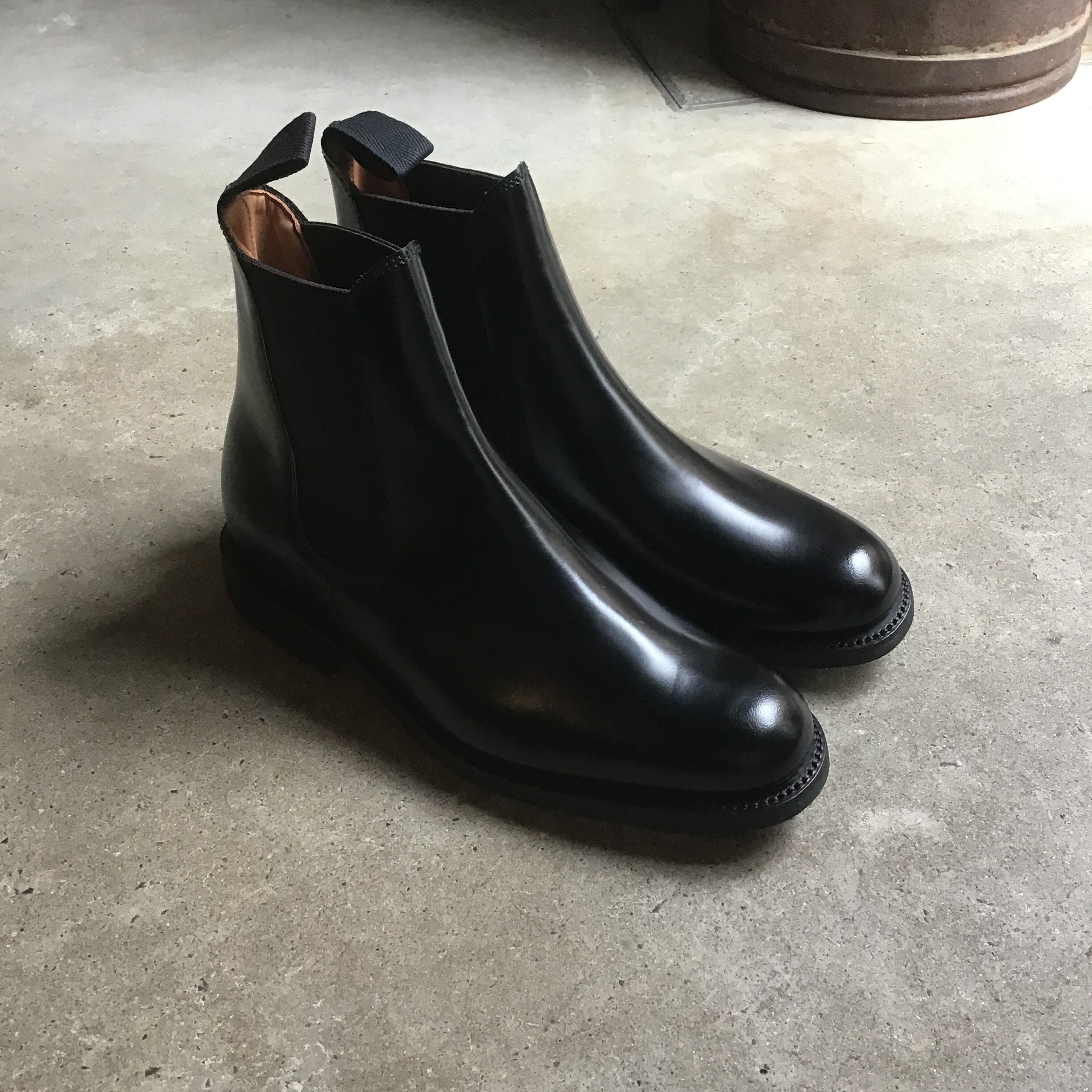 SANDERS／サンダース 　Chelsea Boots／チェルシーブーツ　BLACK | Routes*Roots powered by BASE