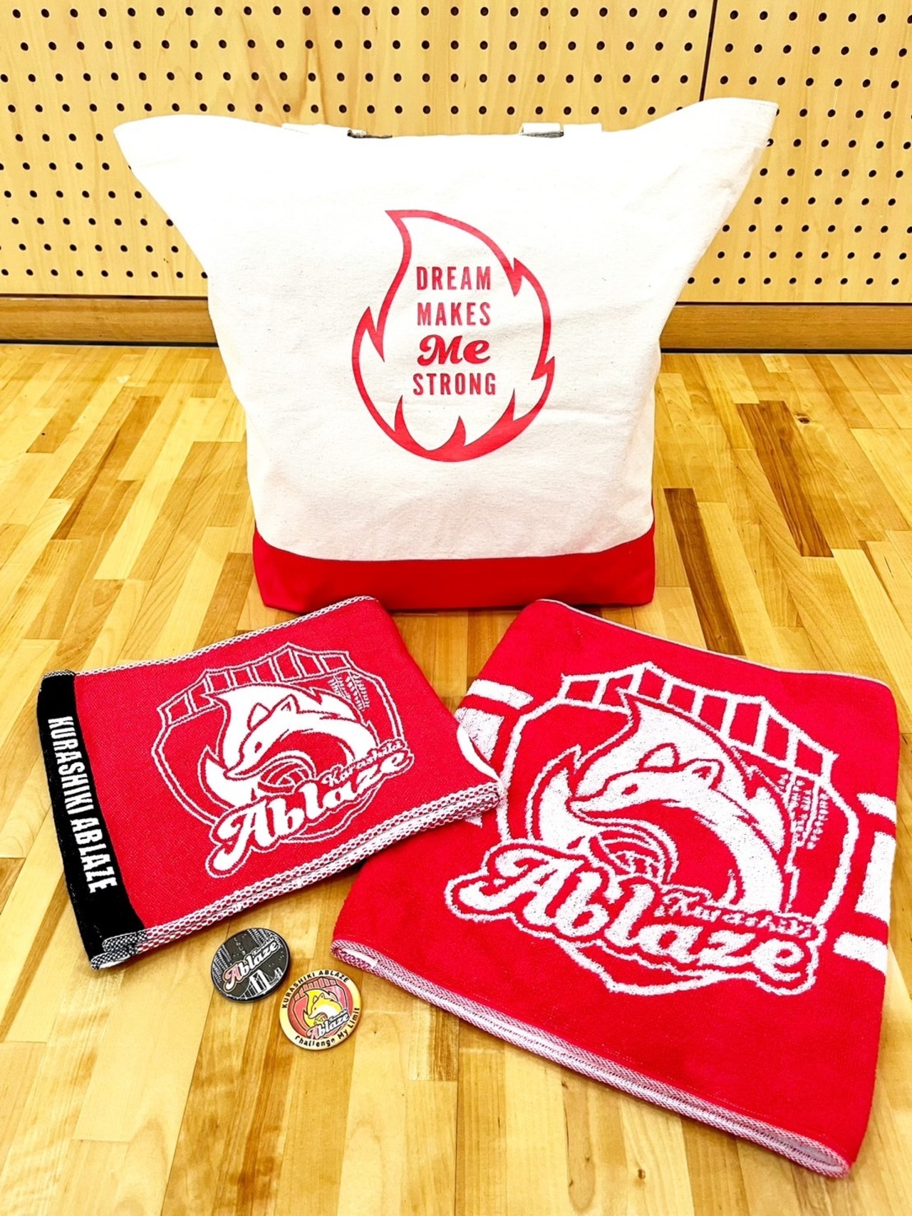 アブレイズタオルセット（赤）　（トートバッグ・フェイスタオル・マフラータオル・缶バッチ２種）　＜Ablaze Towel Set  Red＞