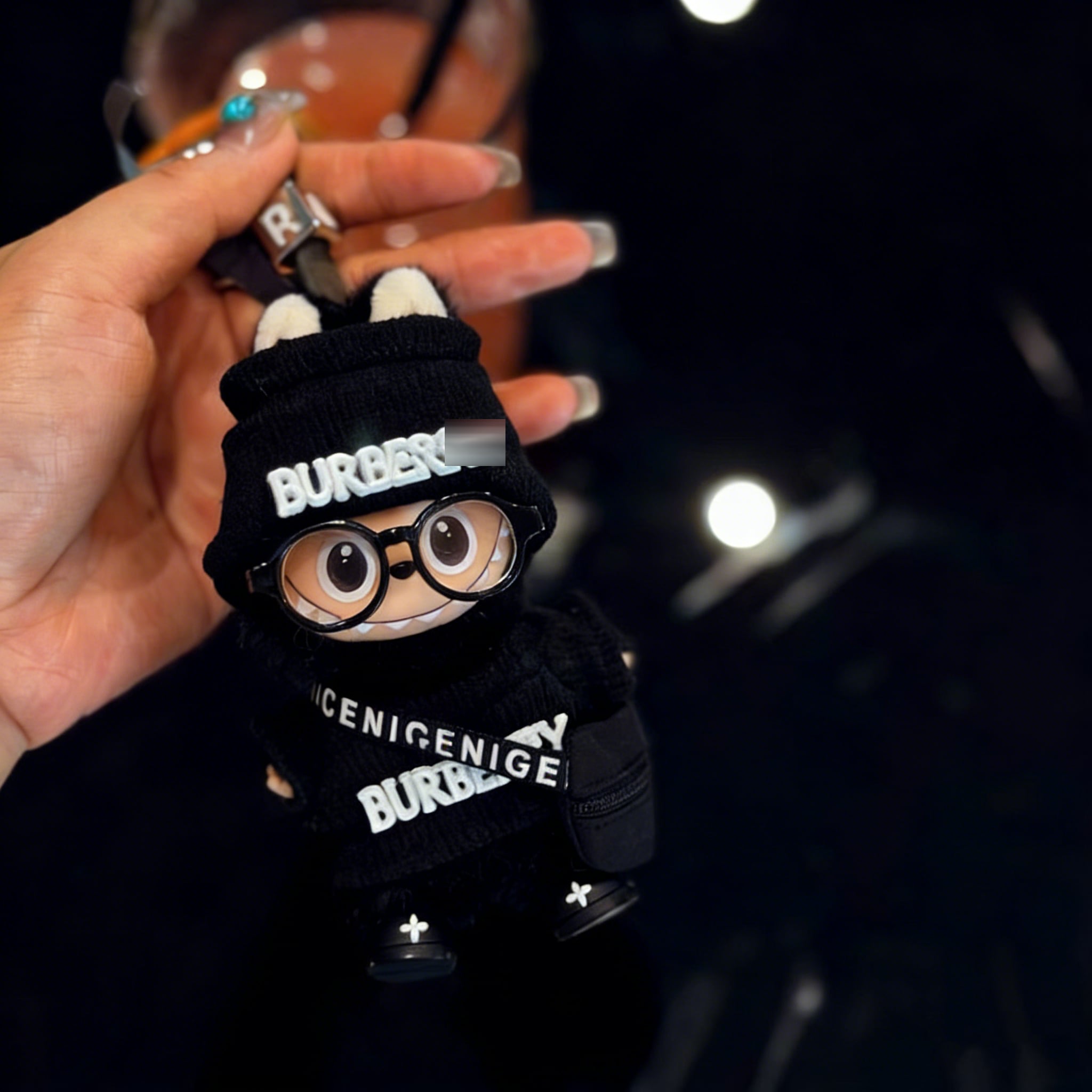 クール派向け! Labubu 4.0 10cm オールブラックコーデ 立体ロゴお洋服+ショルダーバッグセット クール派向け かっこかわいい着せ替え ラブブ専用フルセット