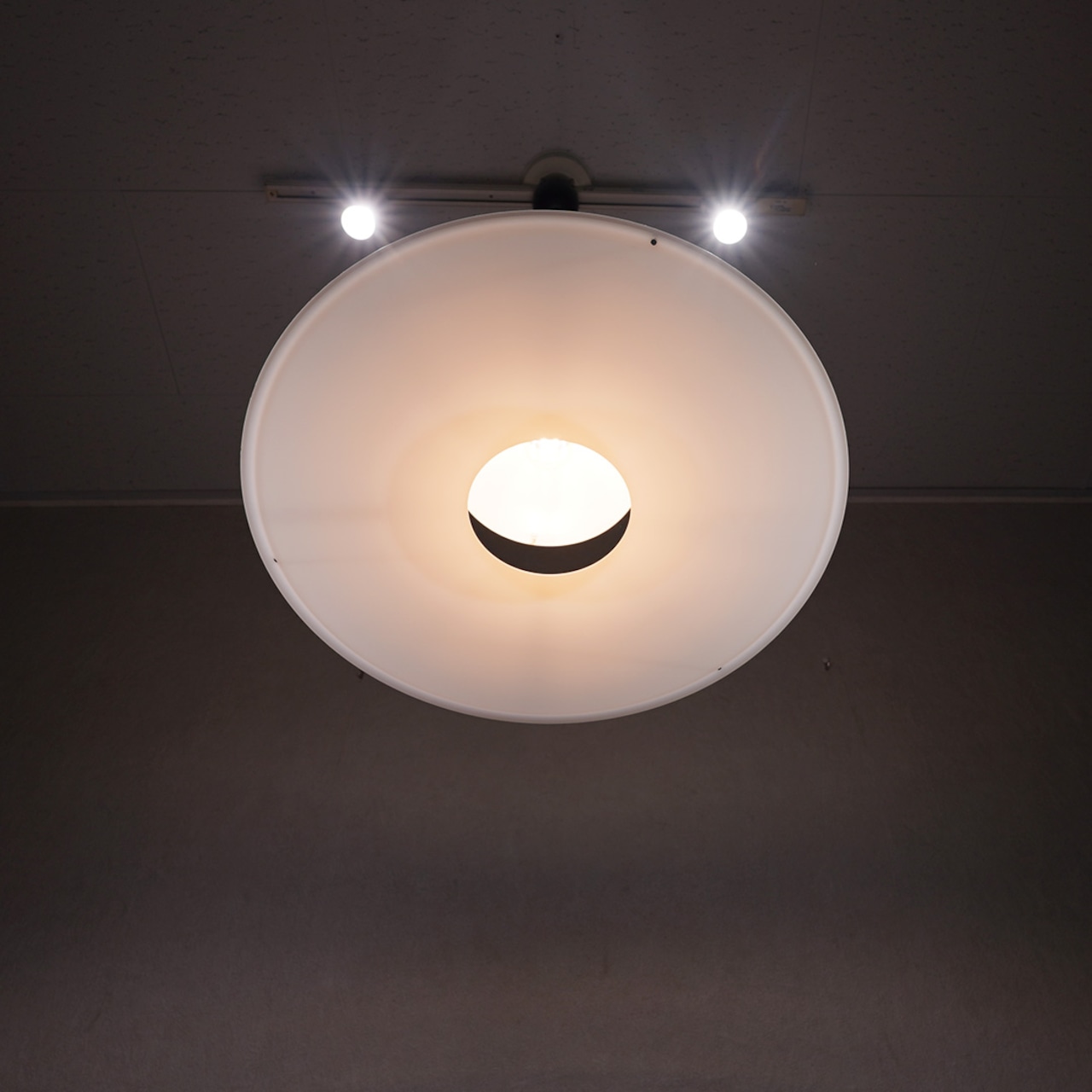 FLOS FRISBI ペンダントライト / モダン ミッドセンチュリー Achille Castiglioni 名作 デザイナーズ 照明 フリスビー フロス 吊り下げ照明