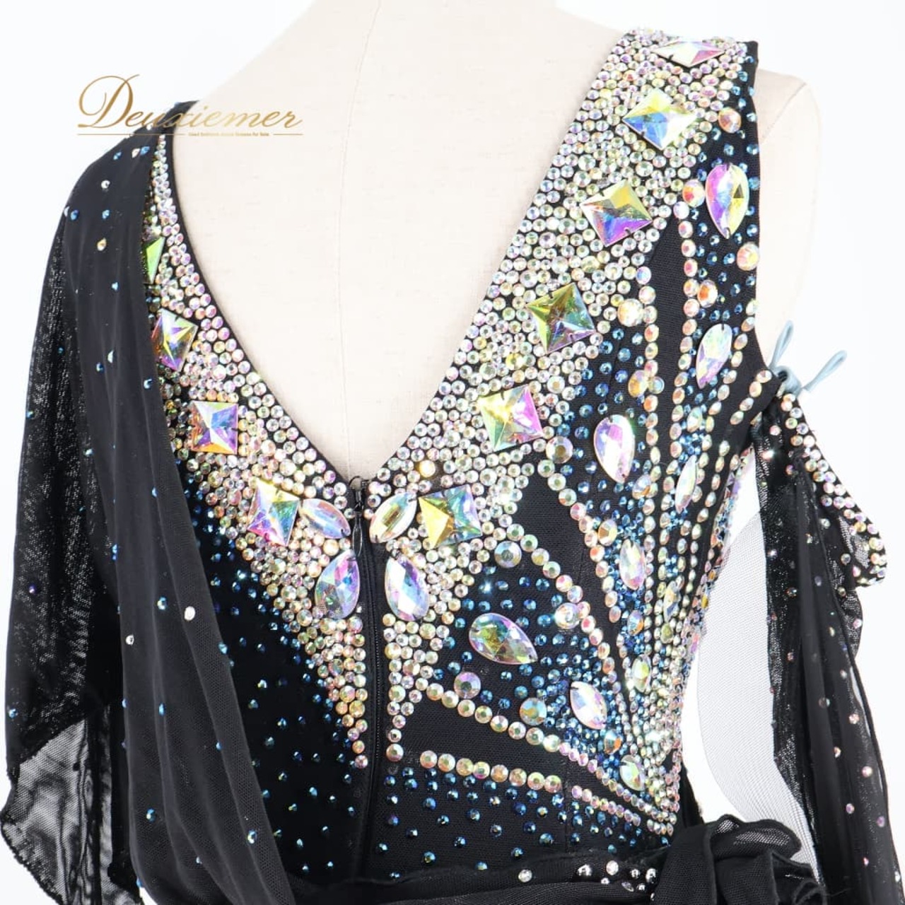 社交ダンス 衣装 ドレス ワンピース スタンダード ブラック系 ホワイト系 黒 フロート レース デモ 競技 ダンス パーティ 発表会 フリル 高級感 フロート 華やか エレガント 上品