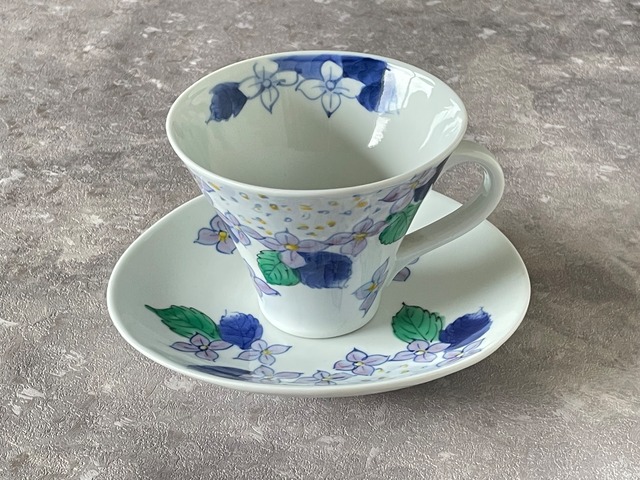 染錦黒芍薬 反りカップ＆ソーサー | コーヒー 紅茶 ハーブティー  | 泰山窯