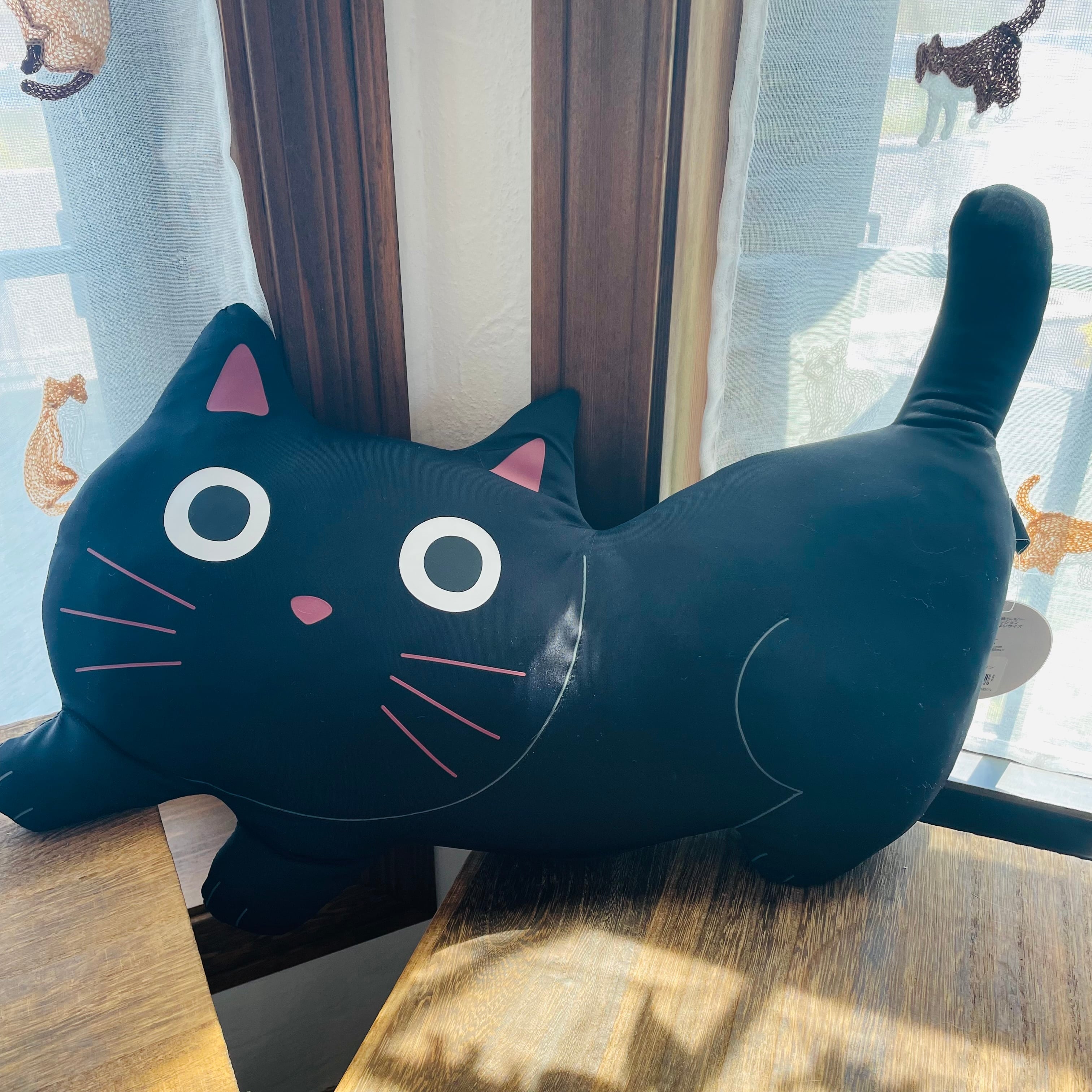 クッション|猫型|黒猫 猫 ねこ ネコ 猫型 猫雑貨 猫モチーフ ダイカット クッション ねこグッズ かわいい レディース 癒やし プレゼント ギフト 贈り物 誕生日