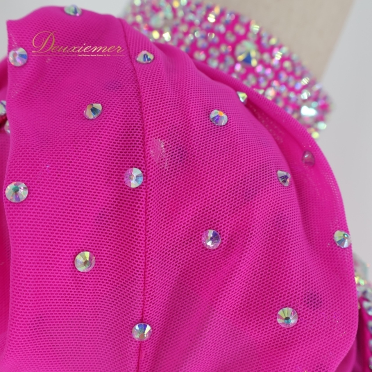 社交ダンス 衣装 ラテン ワンピース ドレス ピンク系 VeRTigo 濃いピンク デモ 競技 ダンス パーティ 豪華 伸縮 ストレッチ ビジュー 豪華 華やか ダンス衣装 フォーマル 競技用 ステージ衣装 エレガント オシャレ パフォーマンス用