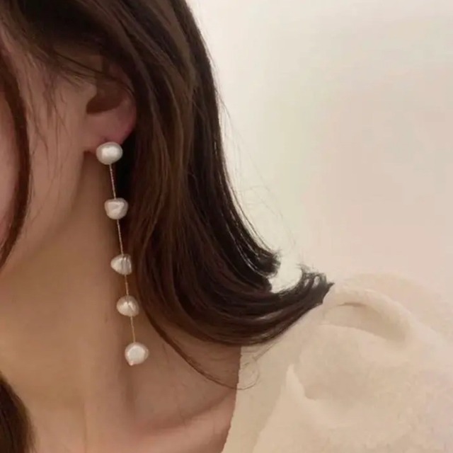 Long pearl pierce