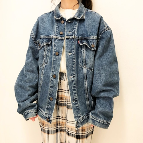 used levi's big denim jacket