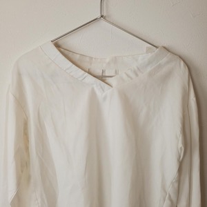 【新品・未使用】ホワイト　ブラウス　