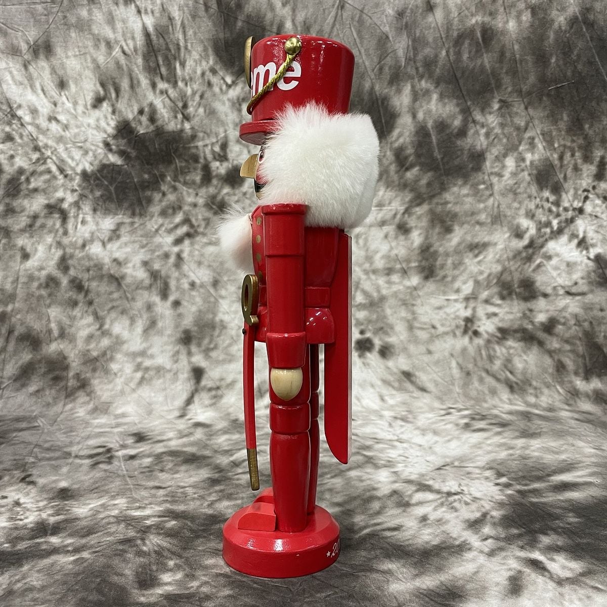 Supreme Nutcracker クルミ割り