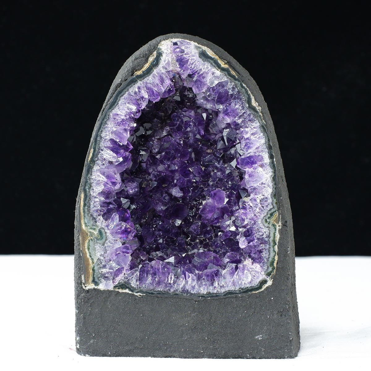 1.5Kg アメジストドーム ウルグアイ産 アメジスト ドーム 原石 ジオード カペーラ 一点物174-2310