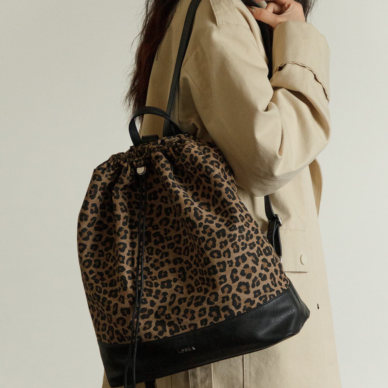 Bright Leopard print backpack S120