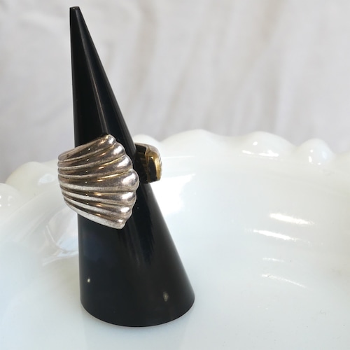 【USED】シェル アシンメトリー デザイン シルバー リング