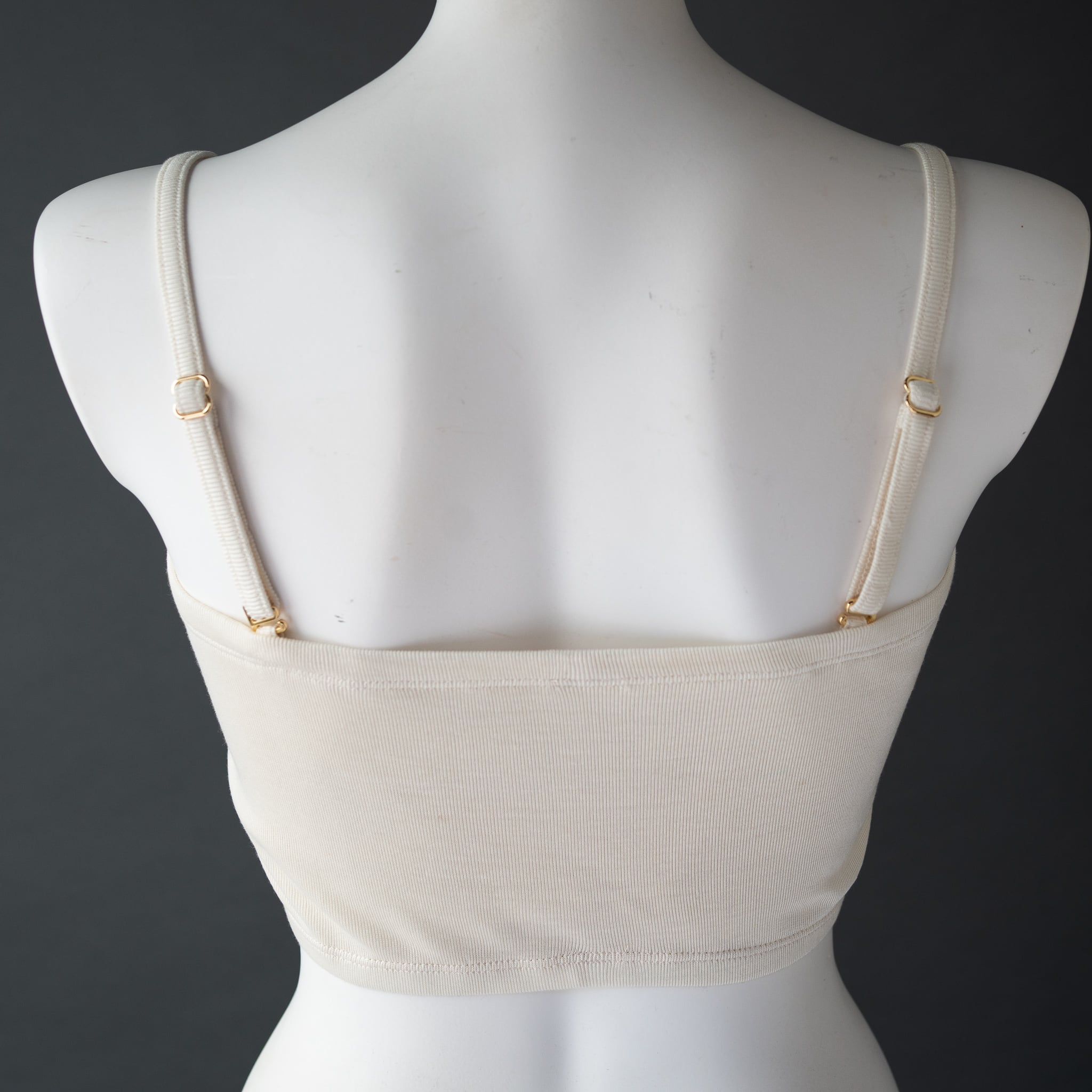 Nu Life in Silk ニットチューブトップ White | Basara