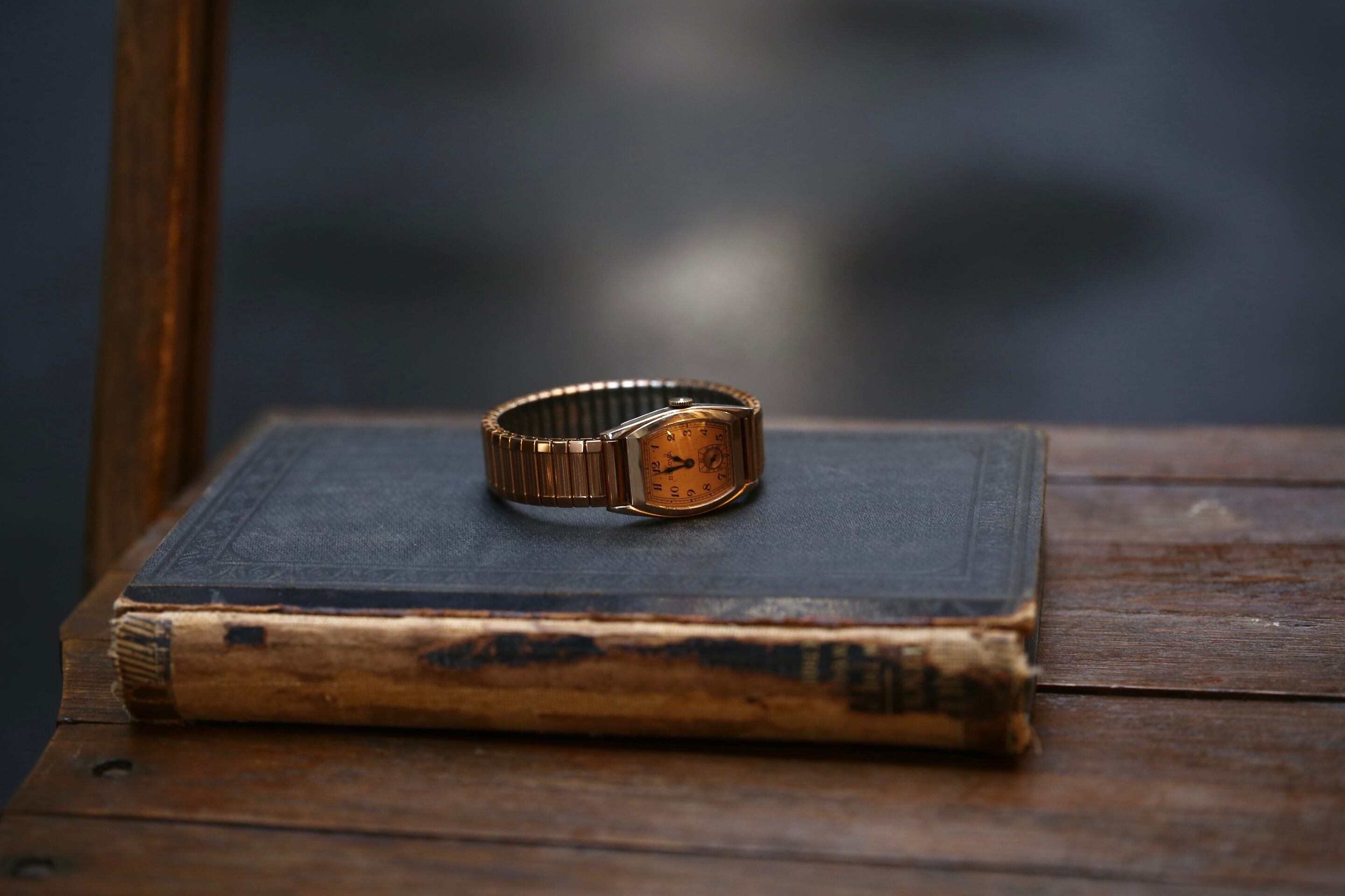 BULOVA】 1941 『オルダーマン』 トノーケース アラビア数字 手巻き