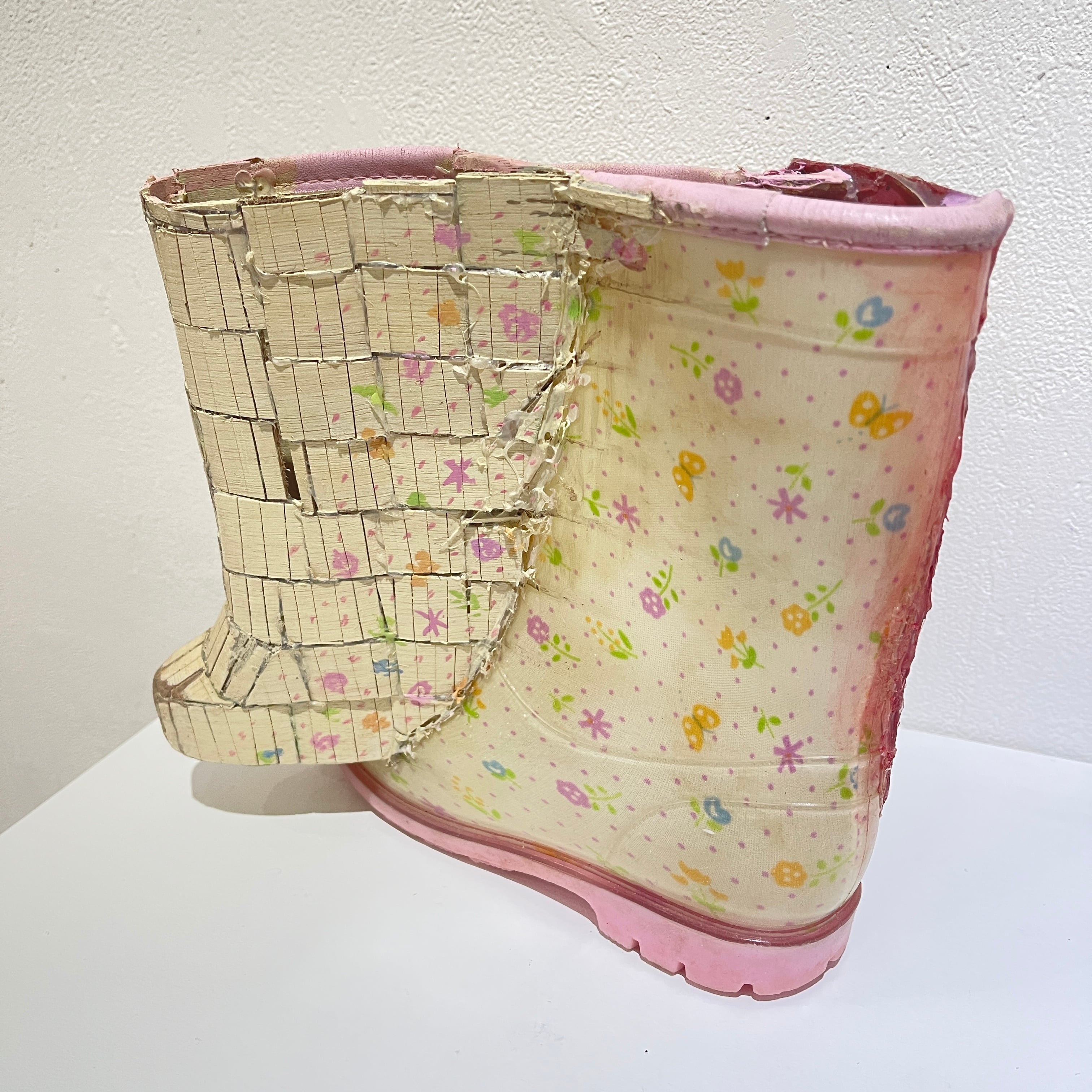 青野文昭｜《なおす・代用・合体・連鎖・地縛「赤茶欠片の補完と二つになった長靴」2025》