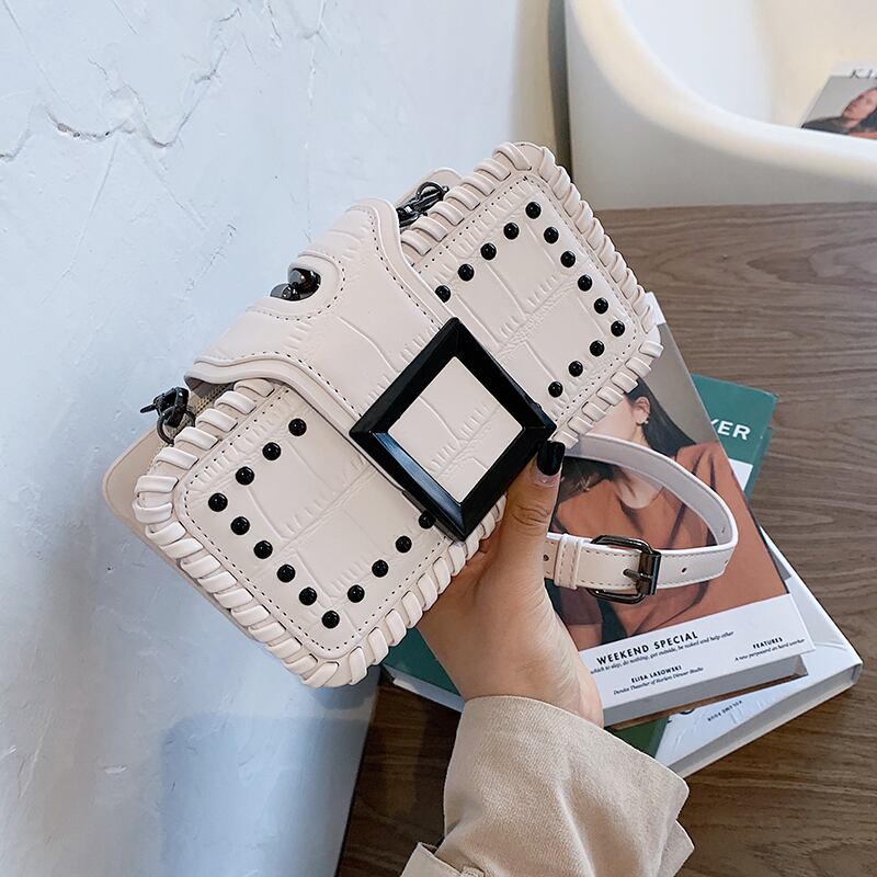 オールマッチの女性の小さなバッグ、女性のバッグ、2020年の新しいトレンディなファッションのレトロなワンショルダーのメッセンジャーバッグネットレッドエインエアスモールスクエアバッグ Tiancai_Wing_Bag26153569671