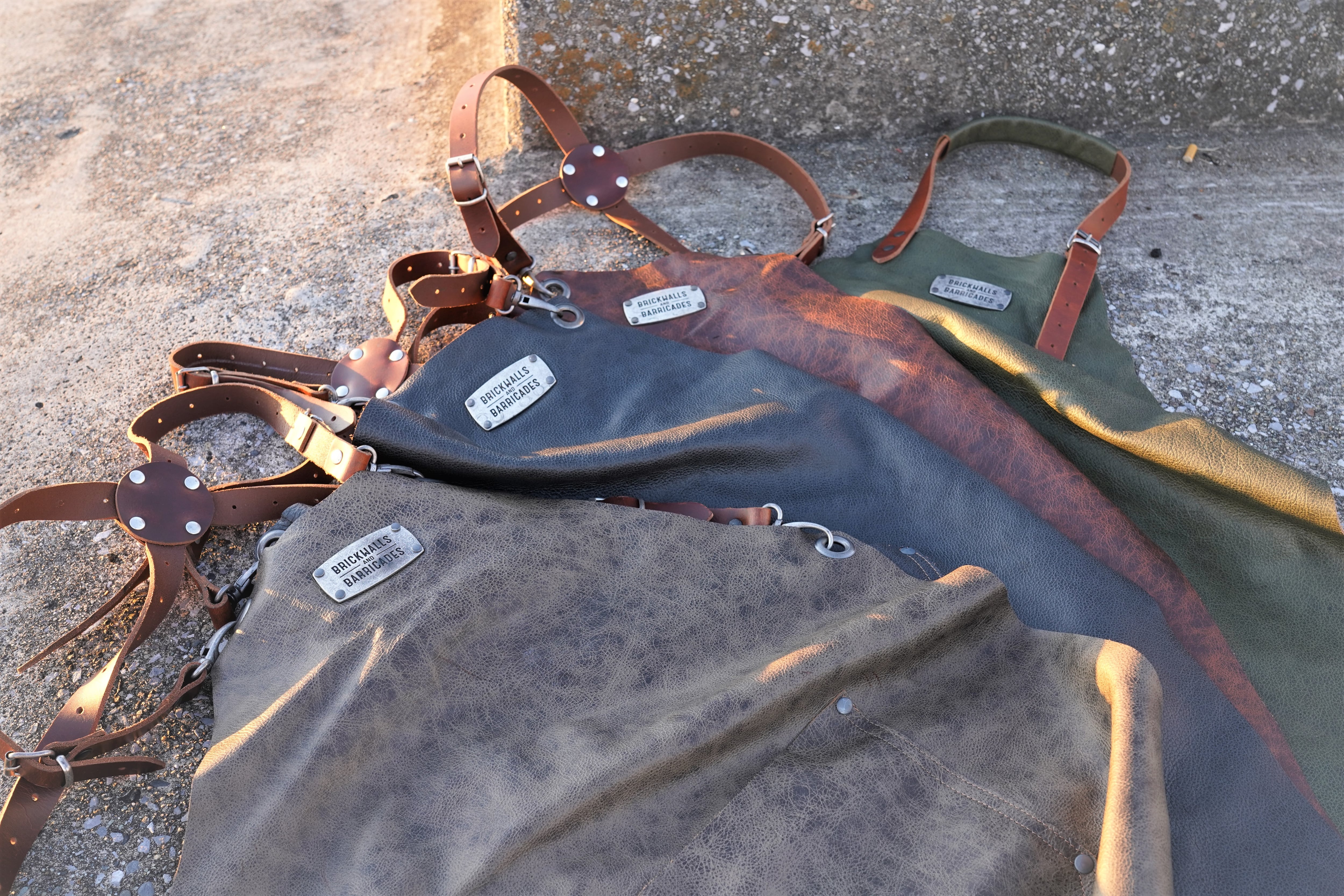 ザ・プレミアム レザーエプロン グリーン | Brickwalls and Barricades​