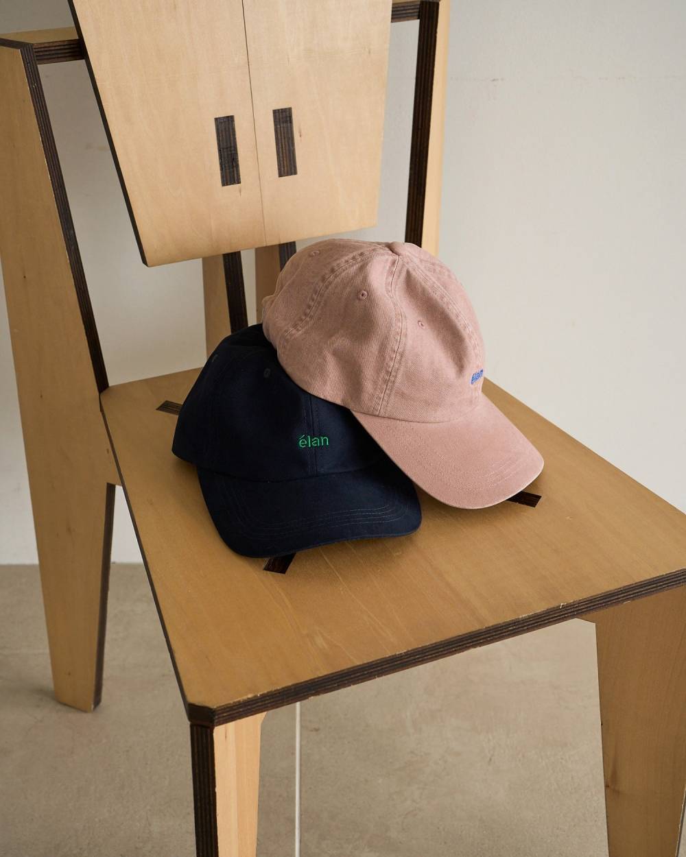 anuke(アンヌーク) Embroidery Logo Cap | サウスオレンジ｜メンズ