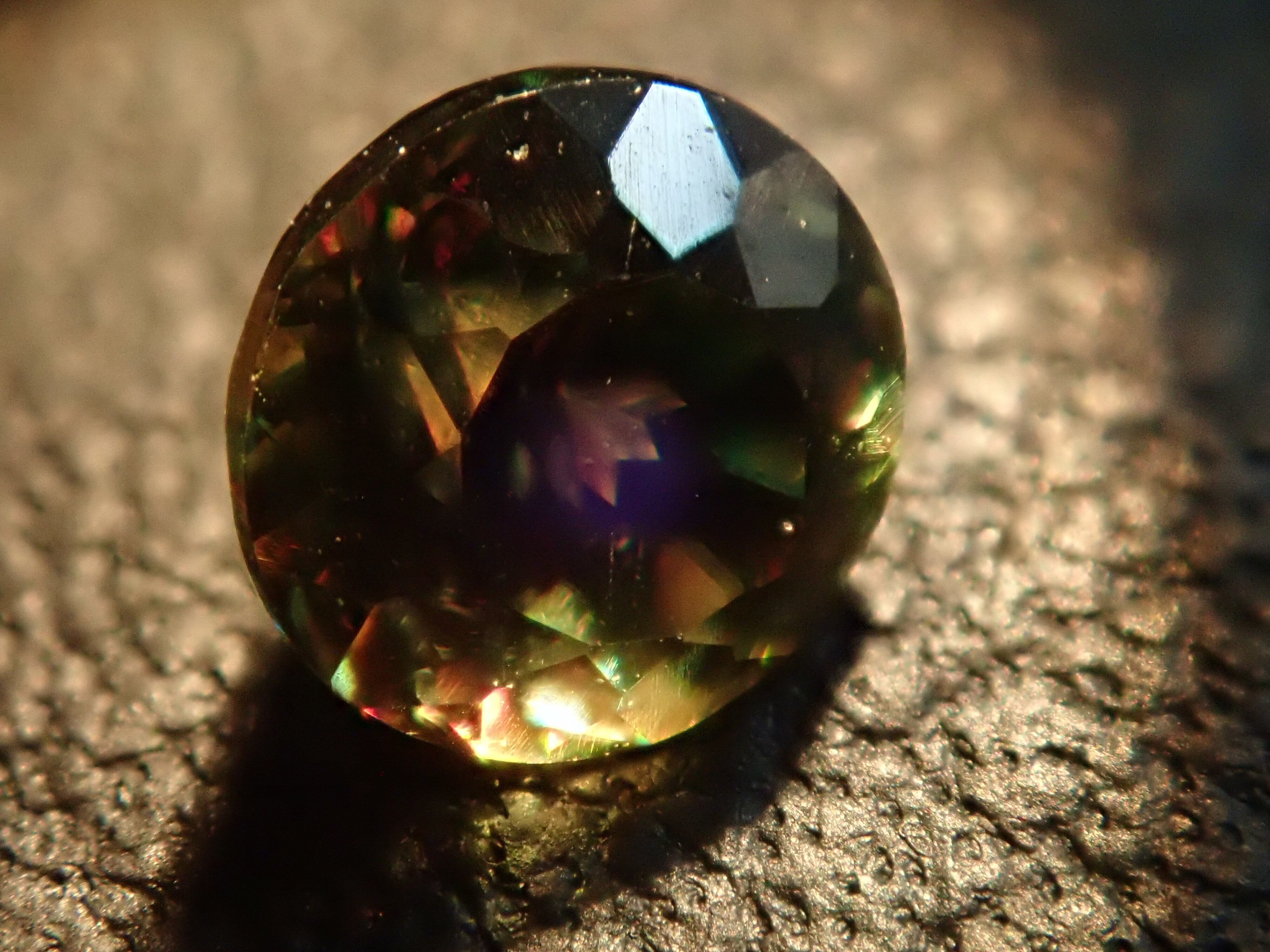 パキスタン産クロムスフェーン 0.326ct | Gem Shop Urcaguary