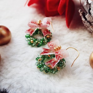 【クリスマス限定】和柄リボンの和風リース-切子柄・クリスマスカラー-のイヤリング・ピアス
