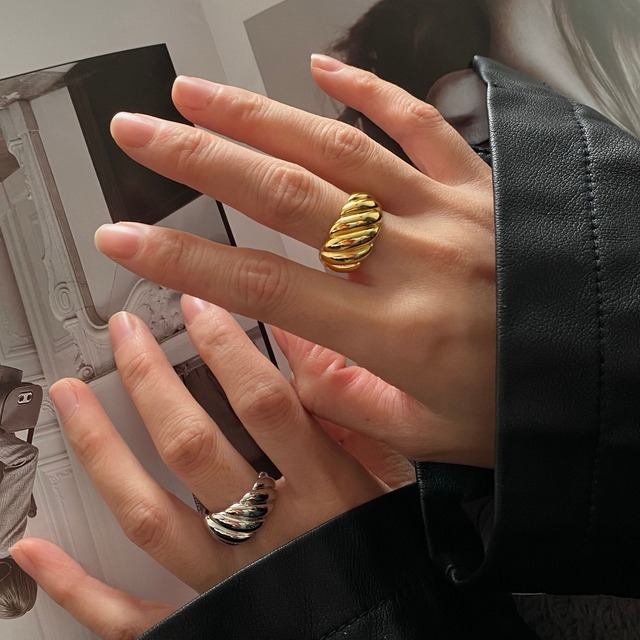 ツイスト デザイン リング　＜2color＞ 57AC27