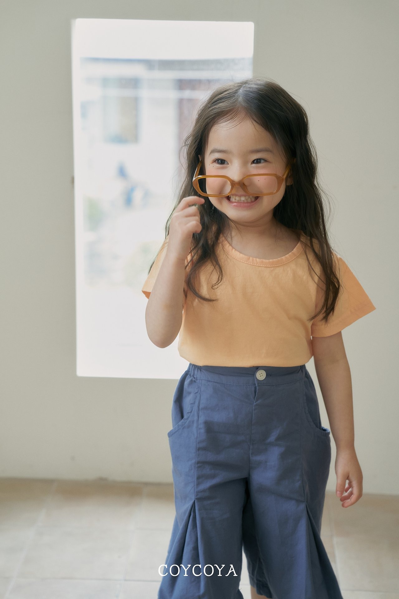 [COYCOYA] Creamy U-neck T-shirt / [코이코야] 크리미U넥T
