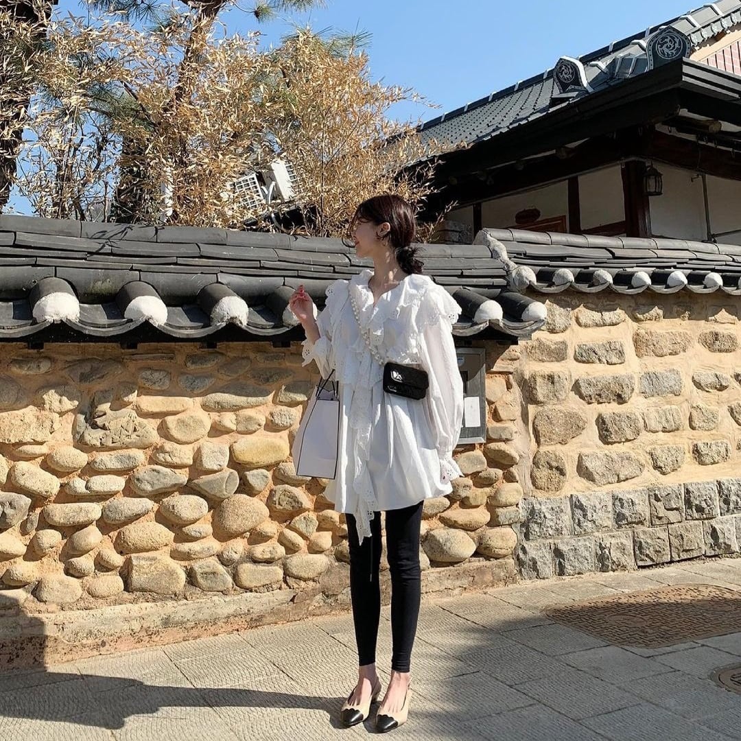 Cutwork embroidery volume blouse《2color》