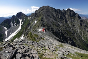 お部屋に山岳写真を★⑥夏の穂高連峰（前穂〜奥穂〜ジャン）【内田修作品】★選べる額装・パネル仕上