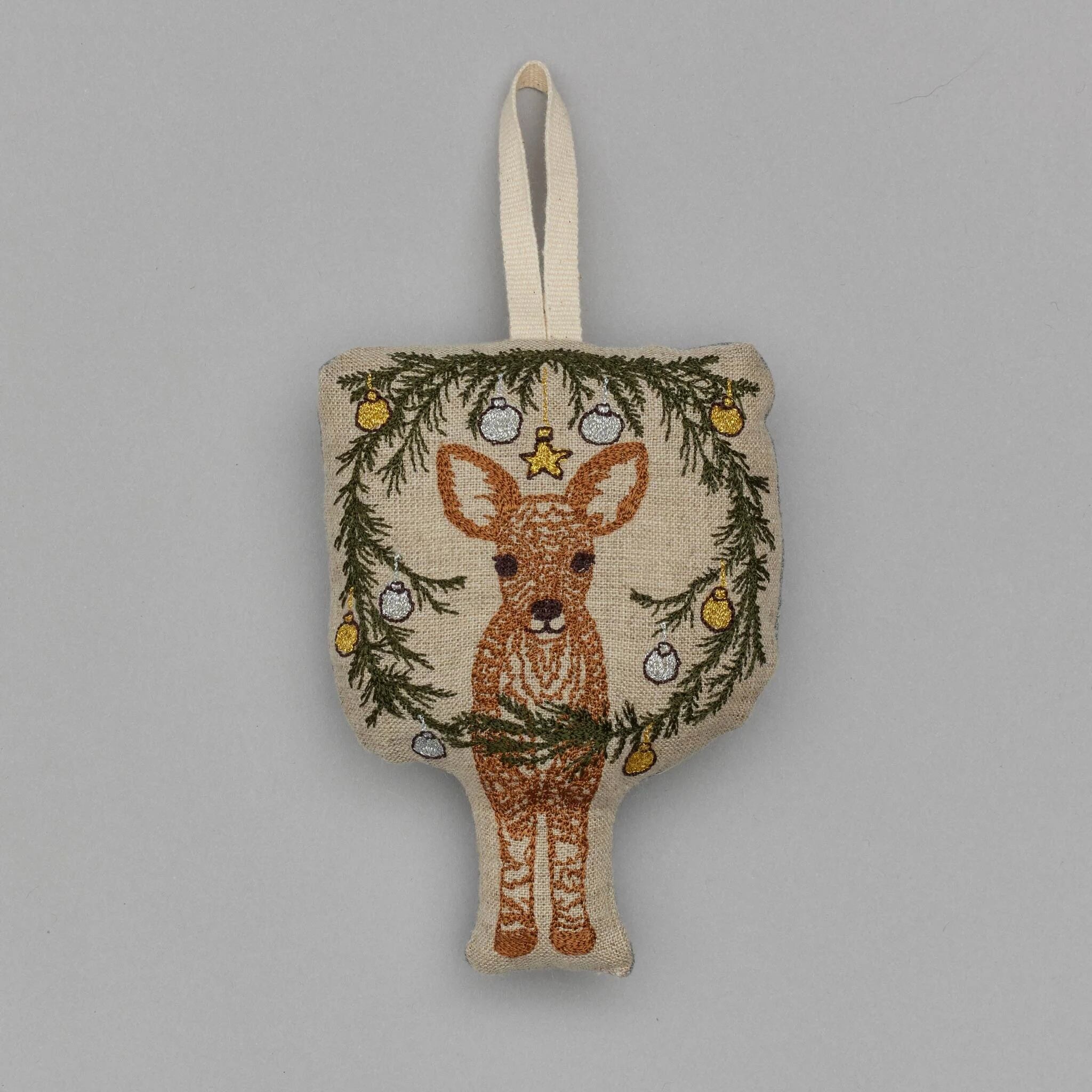 CORAL&TUSK「Togetherness Deer Ornament」 シカとリース オーナメント