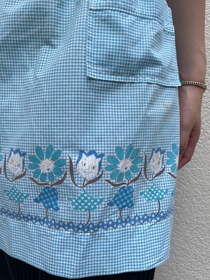 VINTAGE blue ginghamcheck apron