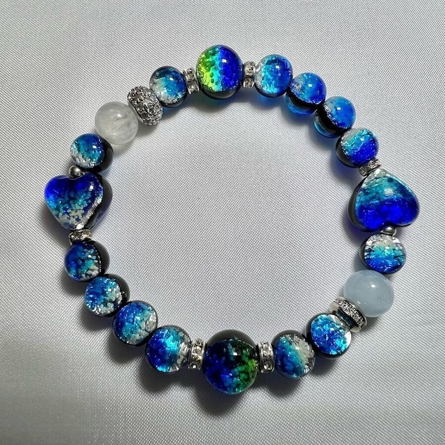蒼の鼓動 ― 2カラー蓄光琉球ホタルガラスと天然石のブレスレット ―