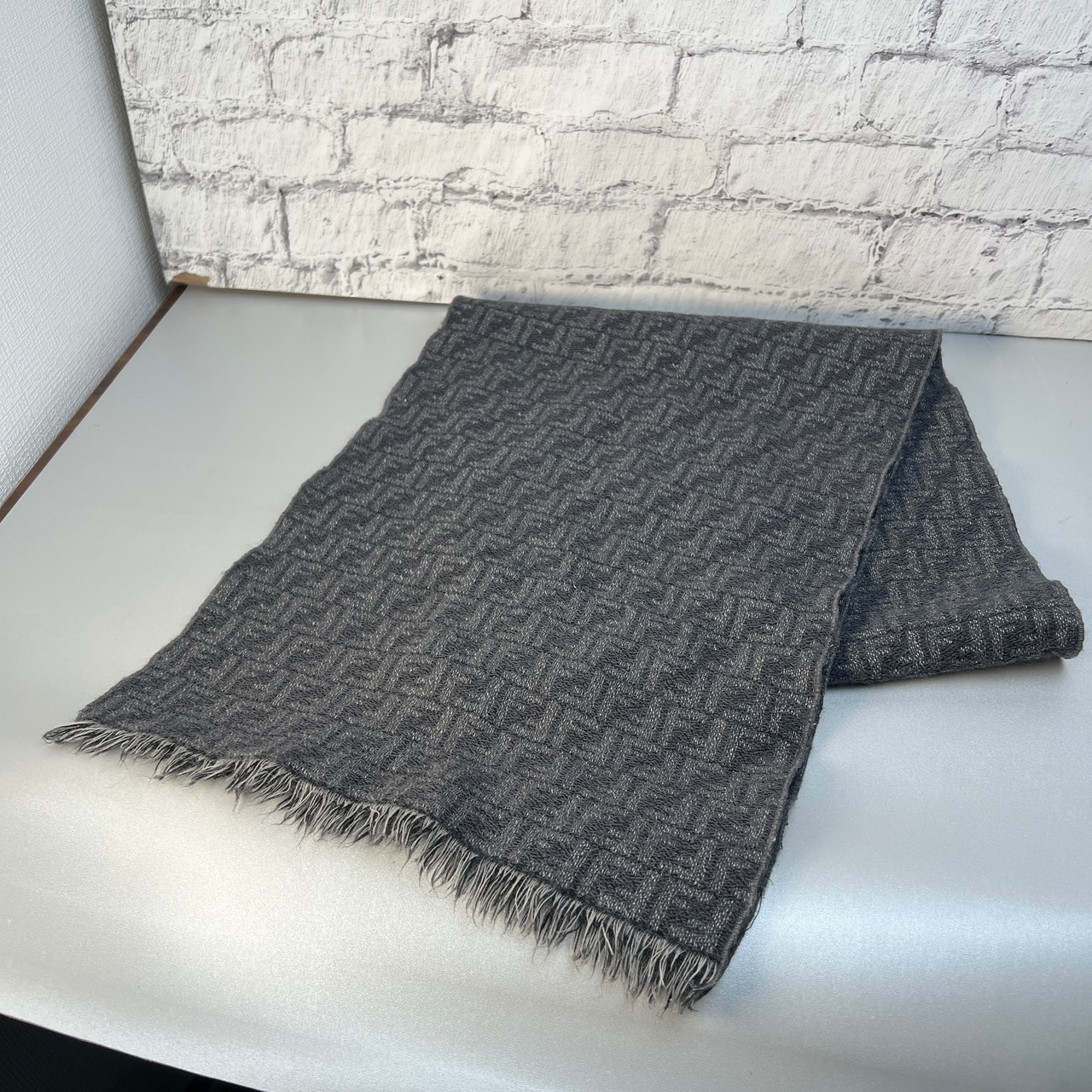 FENDI フェンディ  ズッカ柄 タグ付き   グレー A-10213