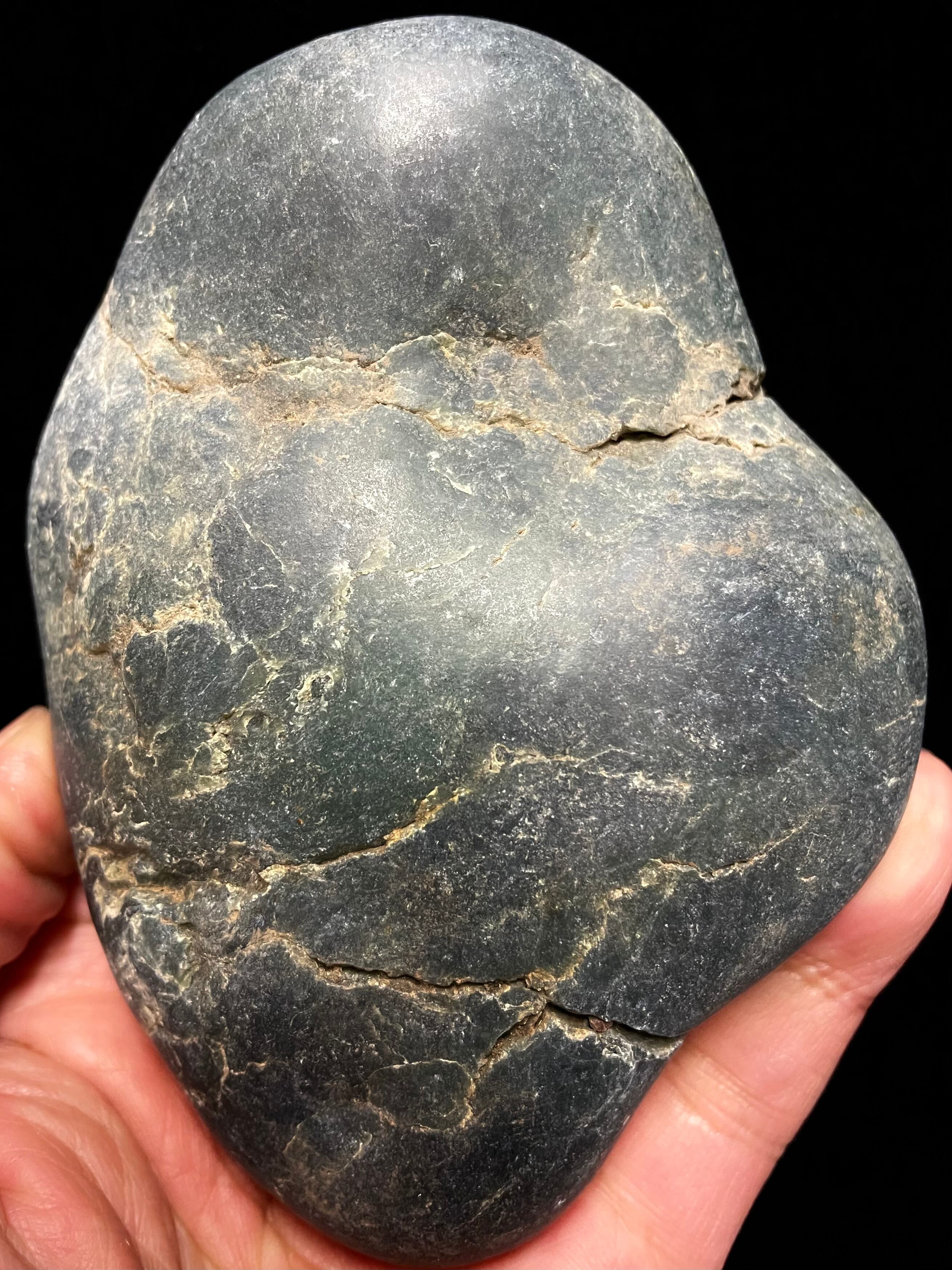 2) 日本人の「心」に寄り添う御守り!成熟した心魂「糸魚川ネフライト」軟玉・特大