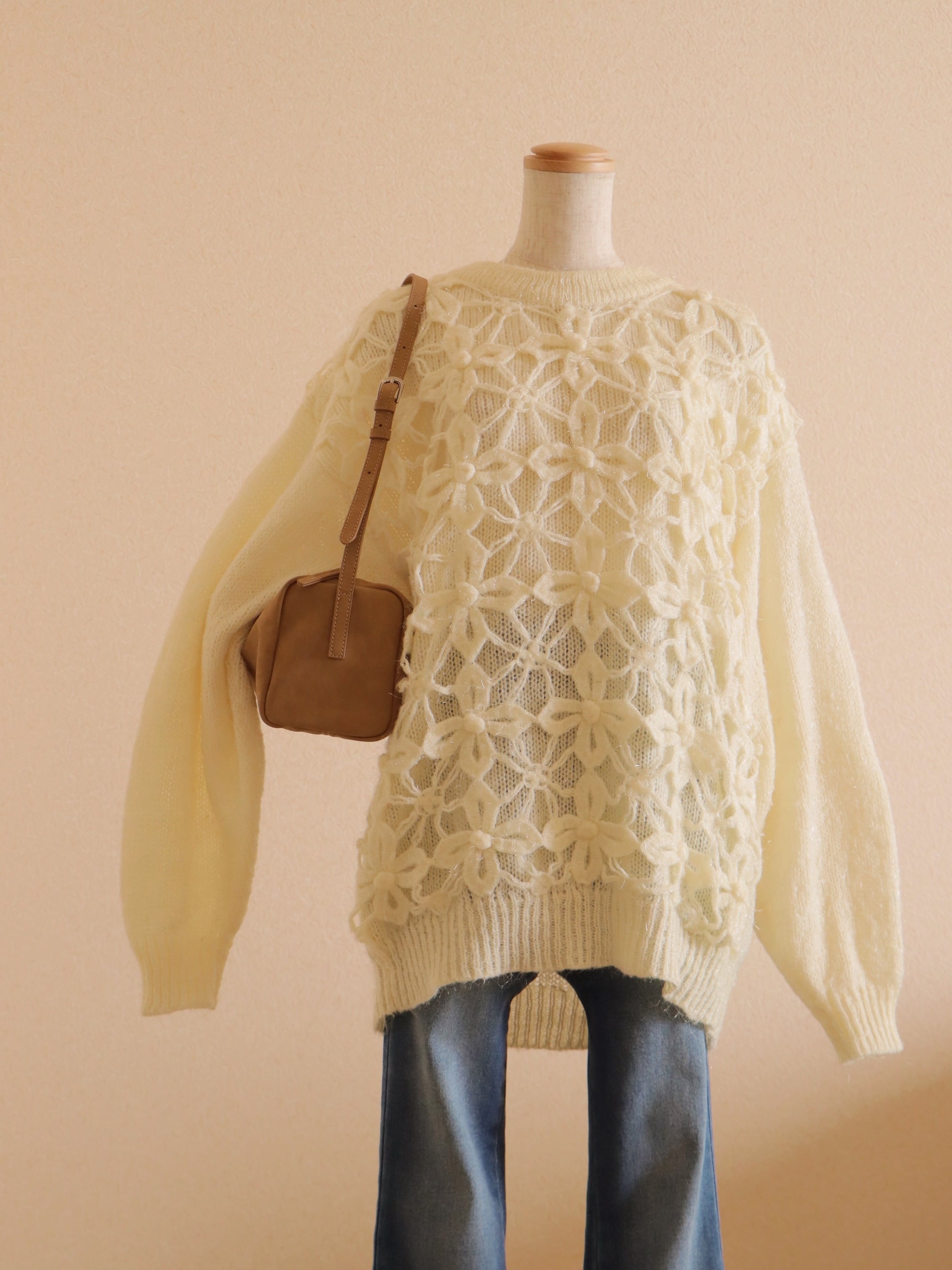●flower embroidery crochet design sweater