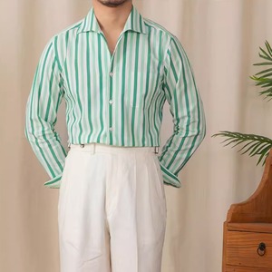 ビジネスカジュアルスタイル　上品なストライプ柄シャツ　SH014