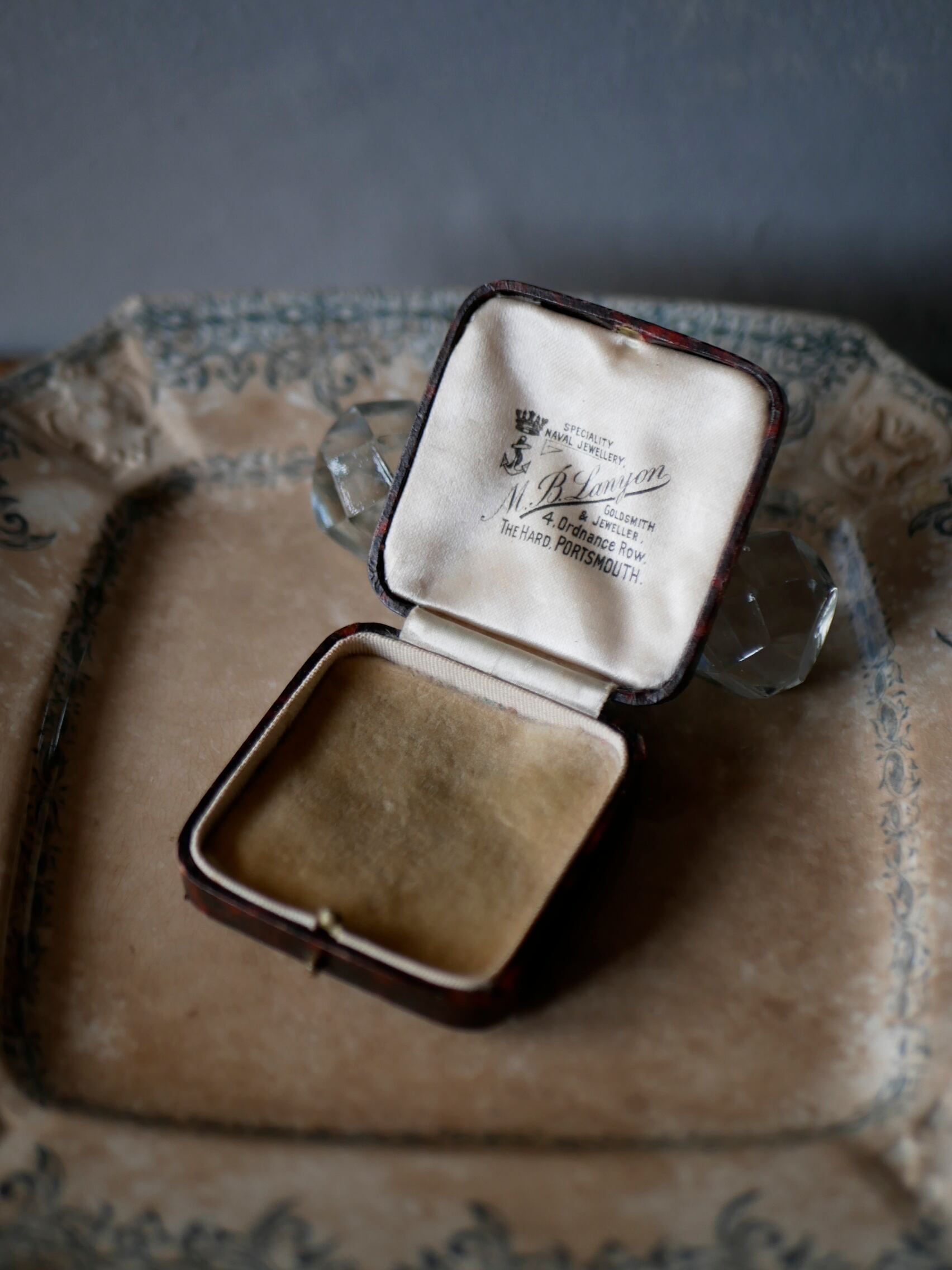 ジュエリーケース PORTSMOUTH 宝飾店 ジュエリーショップ アンティークケース アンティークのある生活