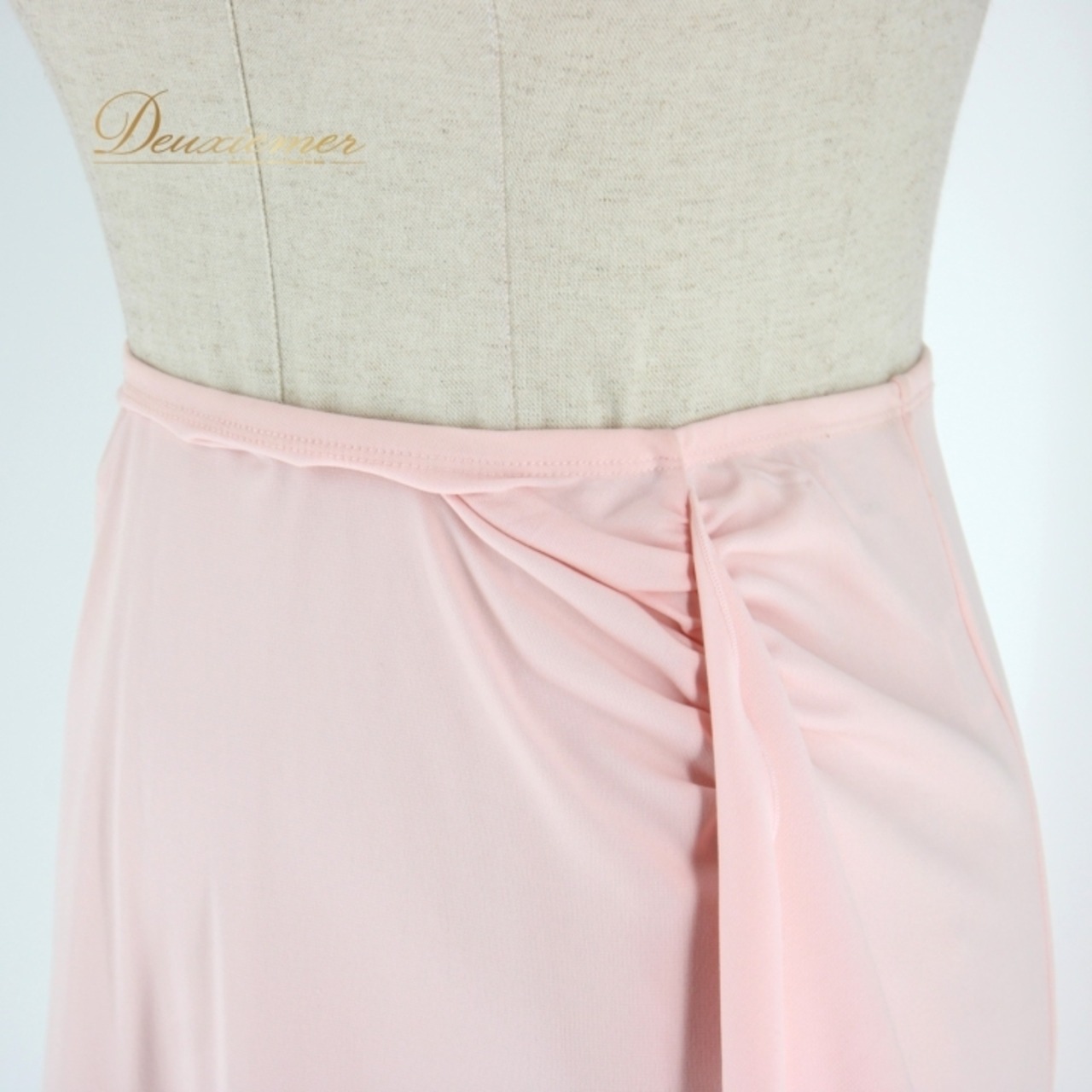 社交ダンス 衣装 スタンダード スカート レッスンウェア 練習着 女性用 オールシーズン チャコット Chacott ピンク系 無地 シンプル フリル ポリエステル 伸縮性 ウエストゴム仕様 総丈 約68.5cm ウエスト 約28.5cm 日本製 洗練されたデザイン 華やかさ 上品