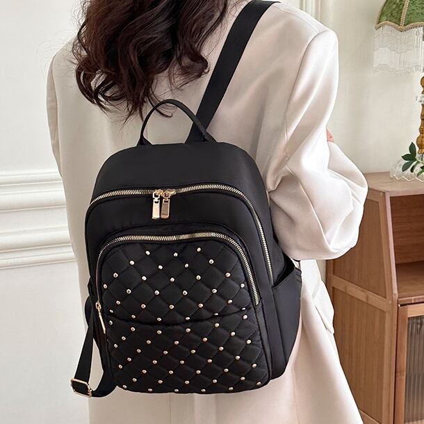 バッグ 鞄 カバン レディース リュック デイパック バックパック リュックサック 収納 機能性 便利 肩がけ 肩掛け コンパクト マチ広 スクエア型 四角 刺繍 キルティング スタッズ かわいい 大人可愛い きれいめ 上品 送料無料 清楚 フェミニン シック おしゃれ お洒落 綺麗 お嬢様 フォーマル ガーリー オフィス ビジネス OL 通勤 学生 通学 デート お出かけ 女子会 パーティー イベント 旅行 カフェ巡り ホワイト 白 ブラック グレージュ 記念日 20代 30代 ママ ギフト